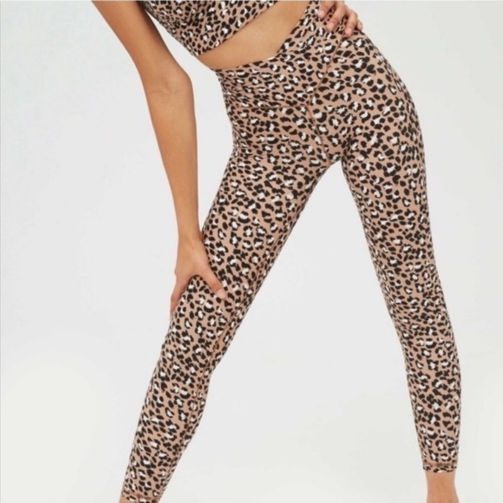 NWT offline by aerie | Leopard Print pink brown hi rise Leggings size S Short